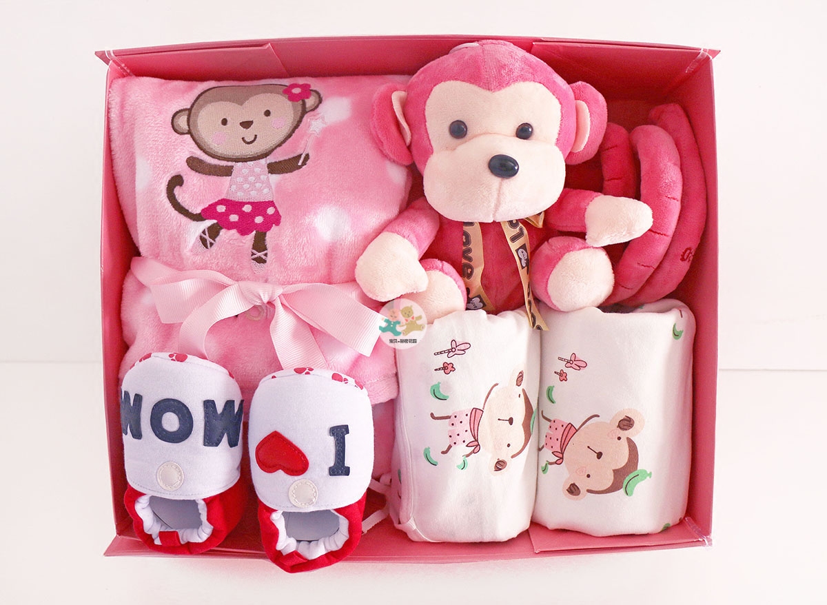 Coffret cadeau pour nouveau-né - Vêtements + Fournitures - Ref 1961355 Image 1