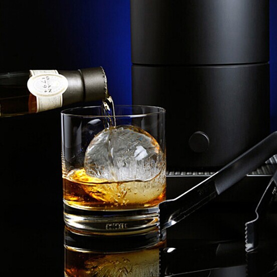 现货日本进口冰格威士忌冰球模具家用冻大冰块模具制冰盒硅胶带盖