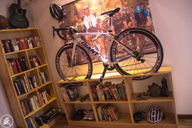 bookbike自行车停车柜 家具式自行车停放柜 储物柜 自行车展示架