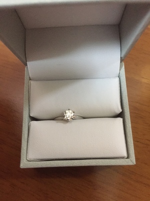 Blue Nile钻戒怎么样？送给老婆蛮开心的