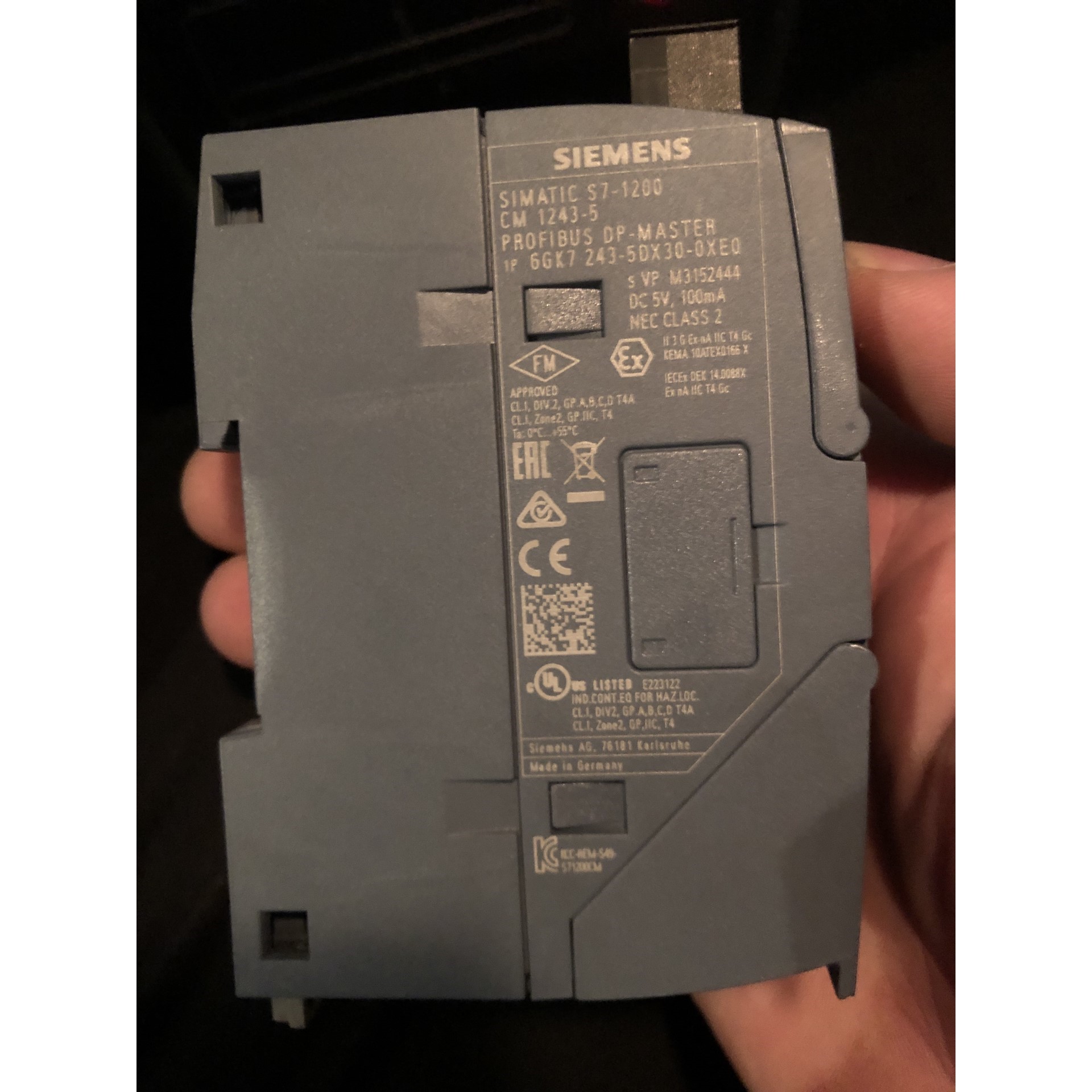 议价6gk7,243_5dx30_0xe0,只装柜子未通电,成色