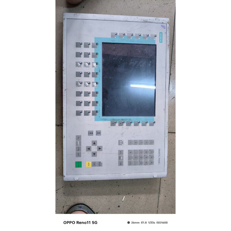 议价6AV6542-0CC10-0AX0，，成色如图 ，通电