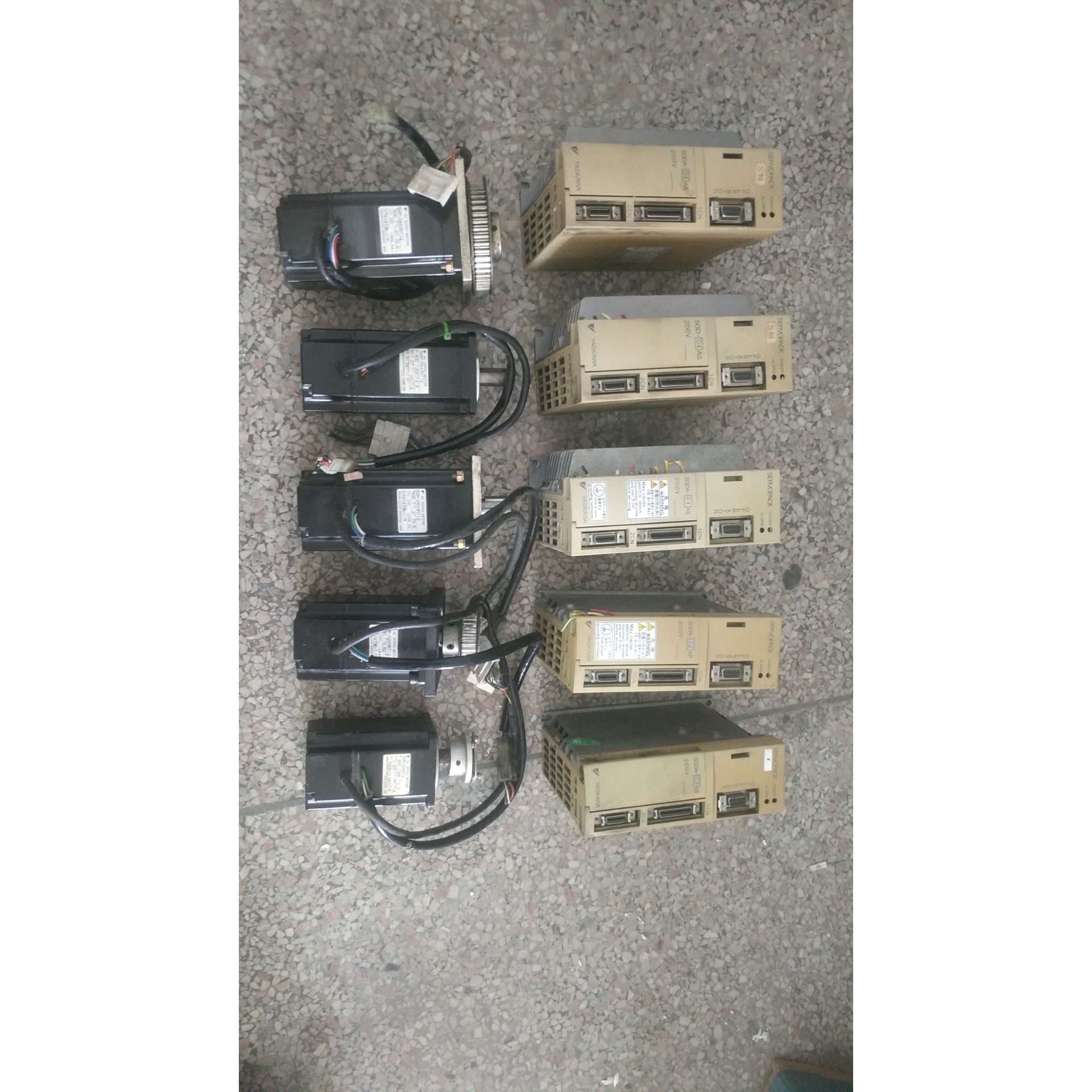 议价安川SGDA-04AS加SGM-04A3NT12伺服驱动