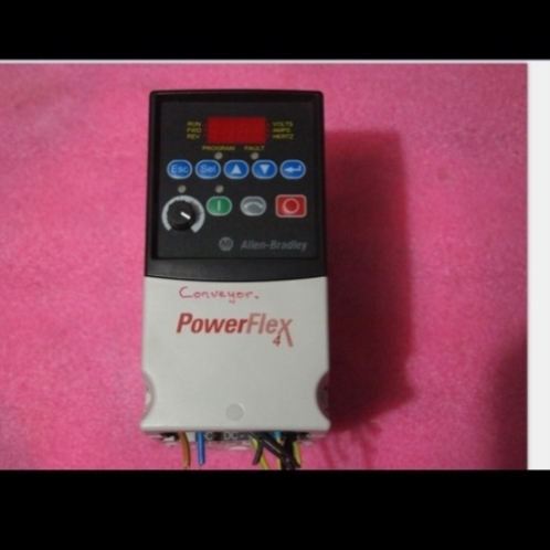 议价AB 22A-A1P4N113 220V 0.2KW 9成新 功能完好实物拍摄