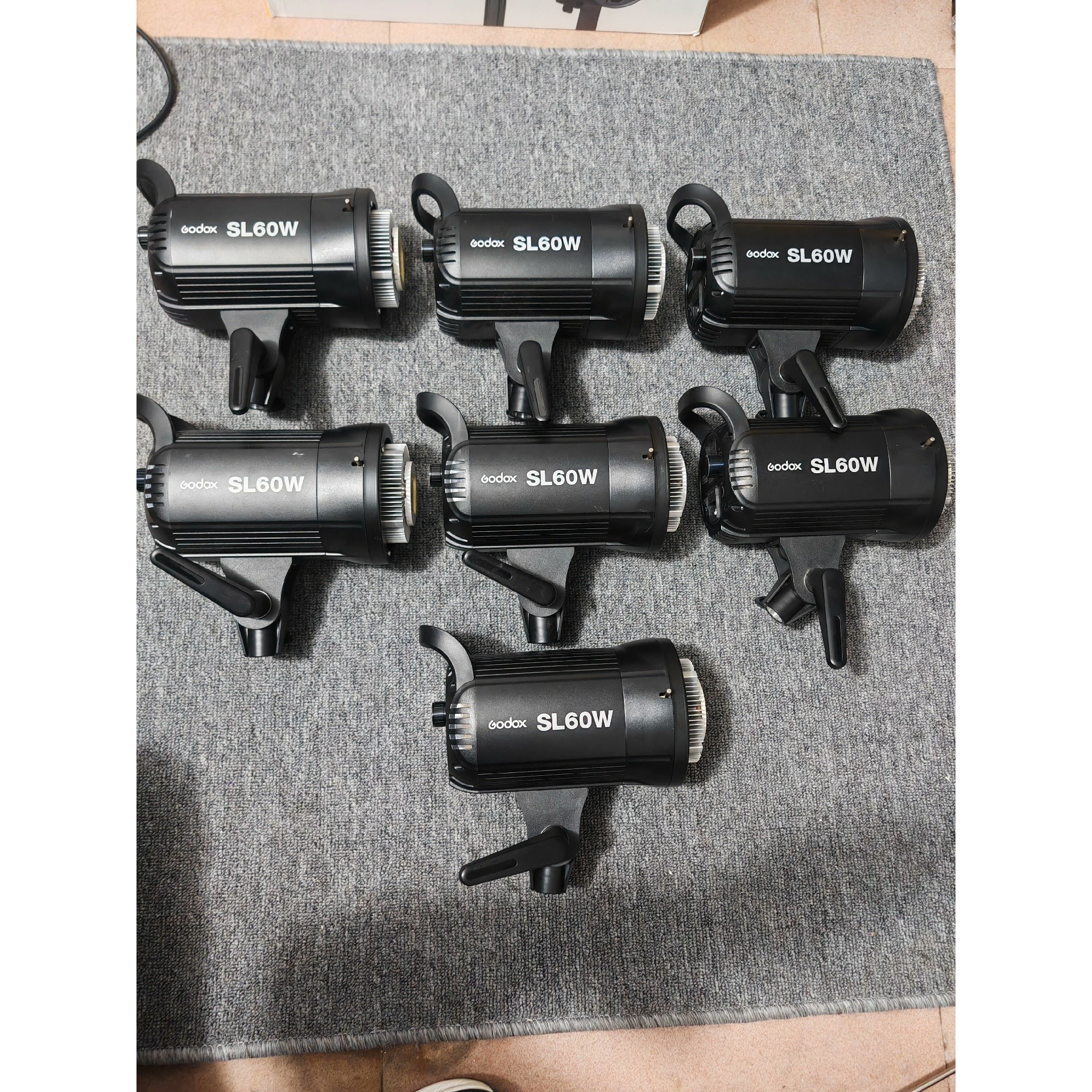 议价神牛 GL60W GODOX SL60W,7台,成色很好