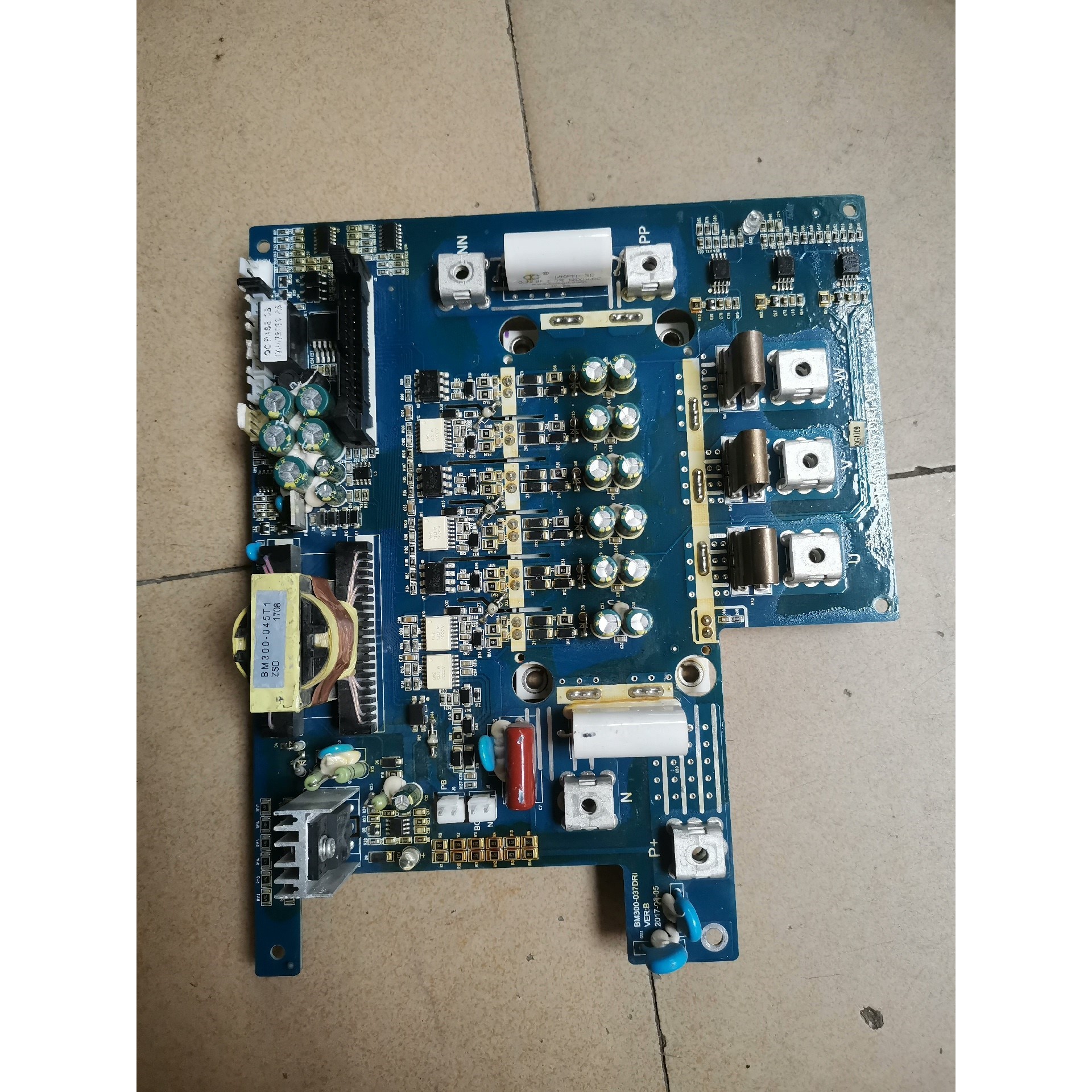 议价正弦变频器,BM300-037DRI-VB驱动板带150A模