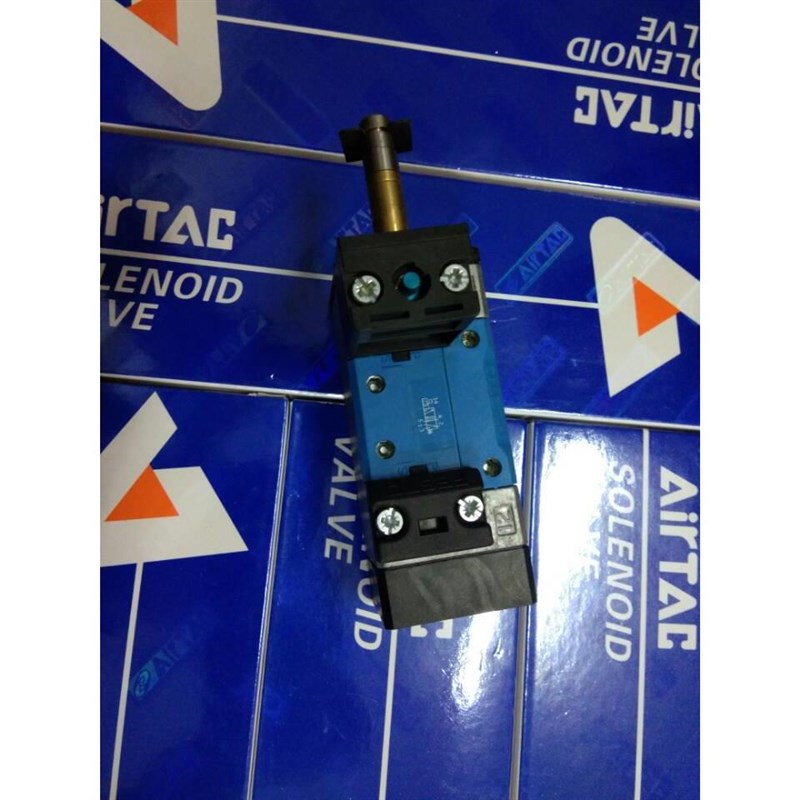 新品出售1ESTO电磁阀184652 M/1H-5N3E-D-F-C-CT