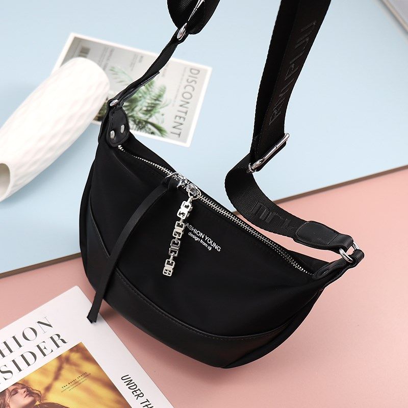 帆布包女2024新款时尚休闲腰包女高级宽肩带牛津布女包单肩斜挎包