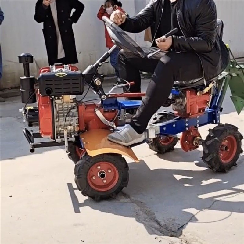 乘坐式微耕机四驱带轮旋耕机 除草机低矮果园果树农田耕作使用