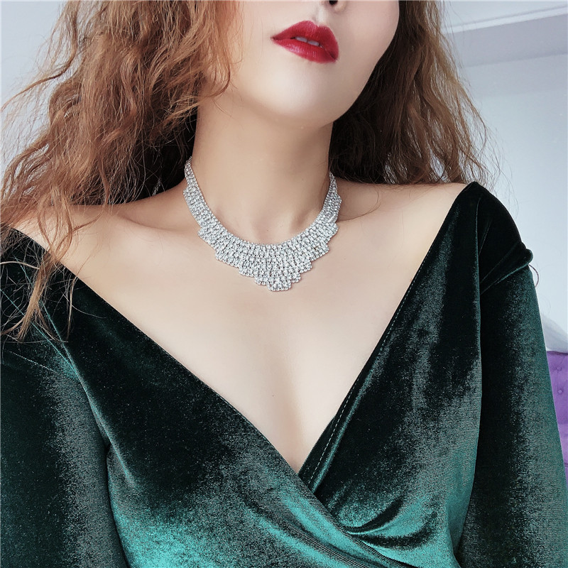项链女锁骨链时尚满o钻水晶假领子装饰项链毛衣链舞台晚宴配饰