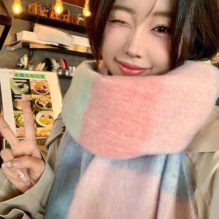 敲美自带滤镜多巴胺彩色条纹兔毛球球围巾女冬季加厚保暖粉绿围脖