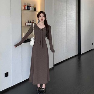 法式气质辣妈外出哺乳长裙秋冬款收腰显瘦针织产后喂奶内搭连衣裙