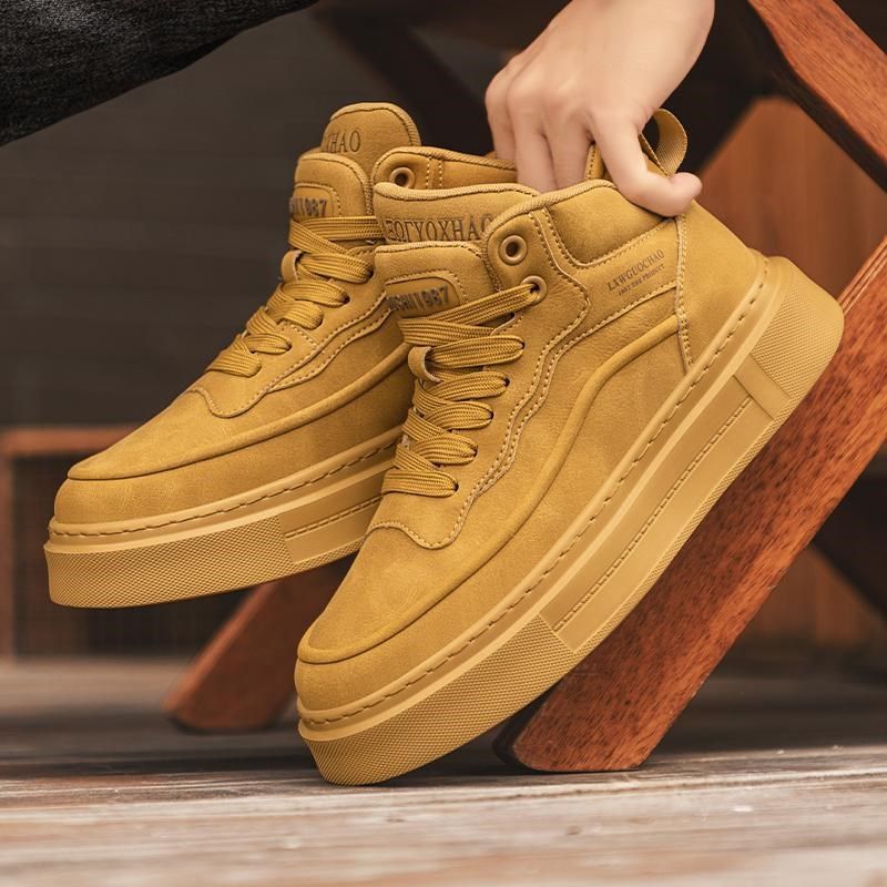 中帮男鞋秋冬款高帮板鞋厚底高级感惠州英伦风工装大黄马丁靴男款