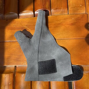 露指尖二指传统弓射箭手套大拇指垫皮夹心弦槽扣弦手套量身订做