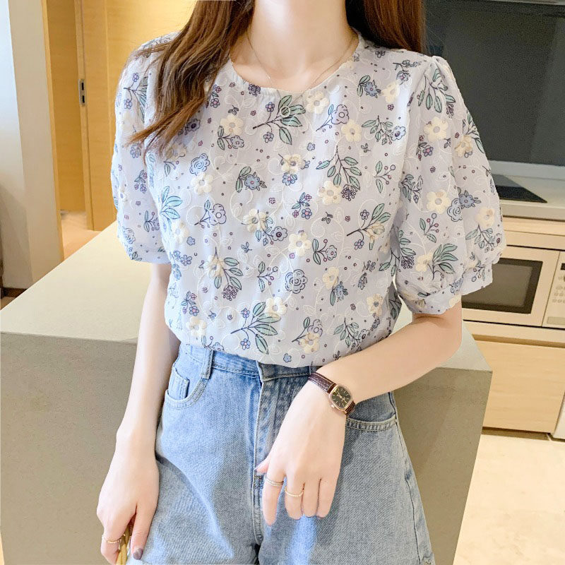 新款碎花上衣女2023年夏季薄款韩版洋气宽松减龄短款泡泡袖雪纺衫