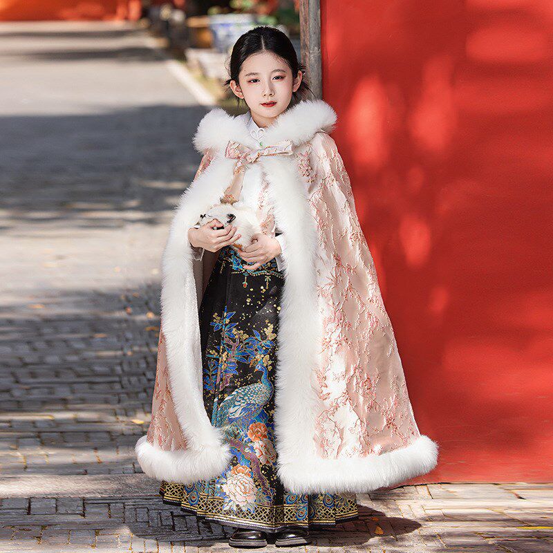 女童汉服披风斗篷秋冬季新款国风拜年服长款加厚外套带帽外出保暖