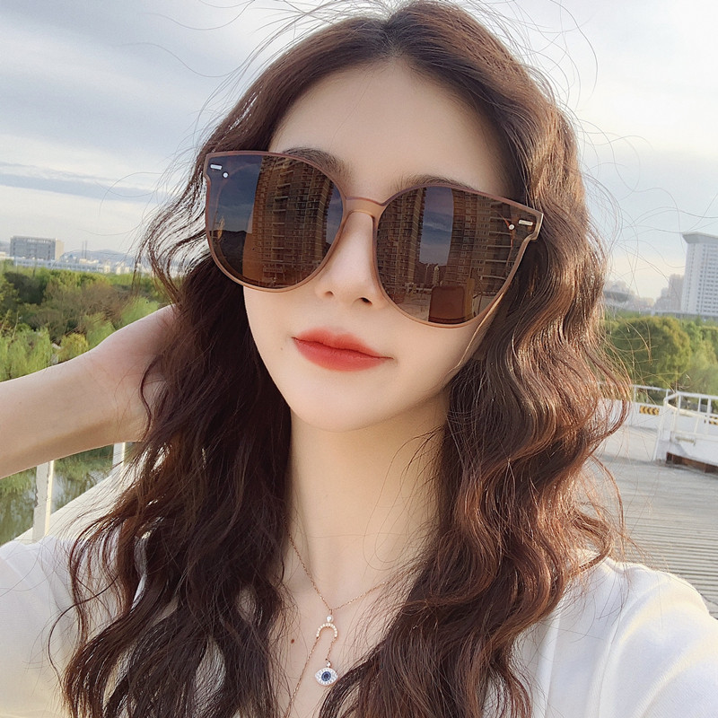 茶色墨镜2021新款潮女夏海边级感圆脸大脸显瘦网红偏光太阳眼镜