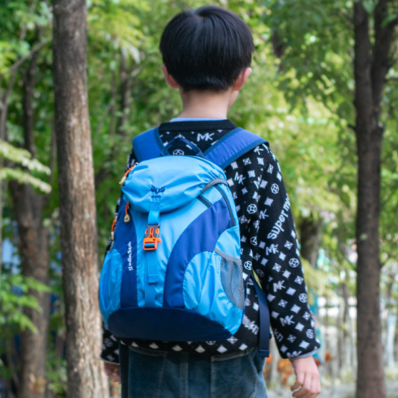 儿童户外旅行背包轻便男孩外出旅游登山小双肩包小学生春游书包女