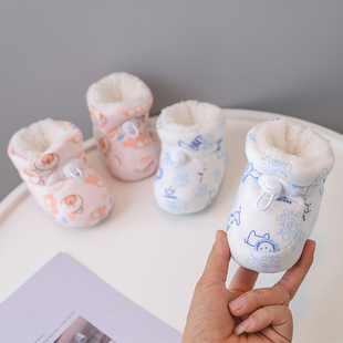 冬季婴儿鞋新生软底0一1岁加绒男宝宝棉鞋0-3-8U个月女防掉步前鞋