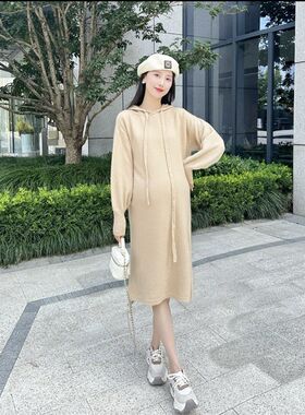 孕妇洋装时尚辣妈连帽粉色针织中长版宽松2L023新款春秋冬毛衣裙