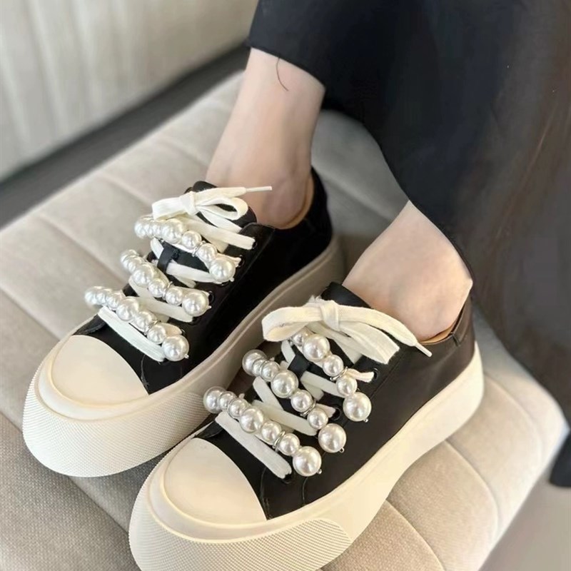 2023秋冬季j新款板鞋百搭厚底珍珠链条厚底休闲小白鞋女