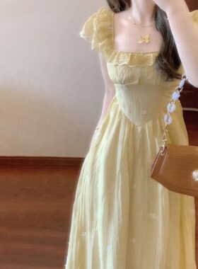 法式黄色小飞袖碎花连衣裙子女2024夏季新N款收腰显瘦气质公主长