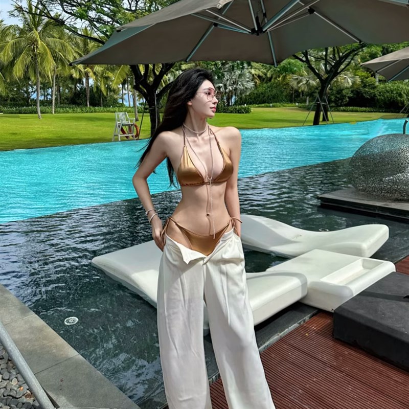 现货泳衣女金色比基尼性感小胸深V三点式绑带挂脖U辣妹沙滩三亚泡