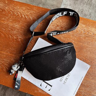 时尚运动风胸包女2023新款潮女休闲高级感宽带单肩斜挎亮片马鞍包