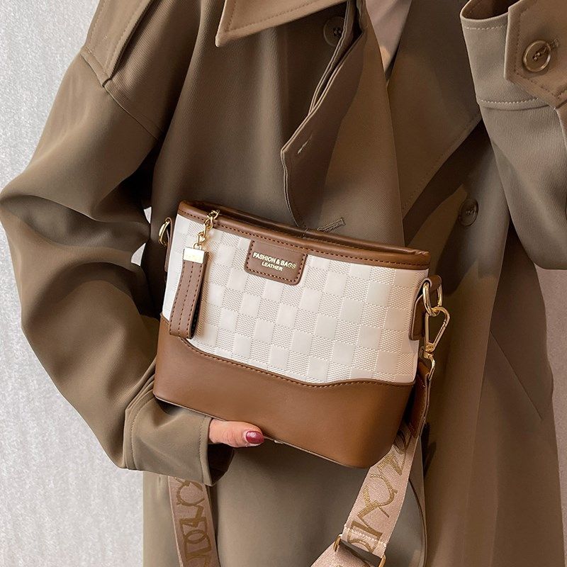 行小众斜挎包包女2023新款高级感百搭通勤水桶包单肩包今年流,服饰配件/皮带/帽子/围巾,DIY编织材料包,淘宝优惠券,粉丝福利购,淘宝优惠卷