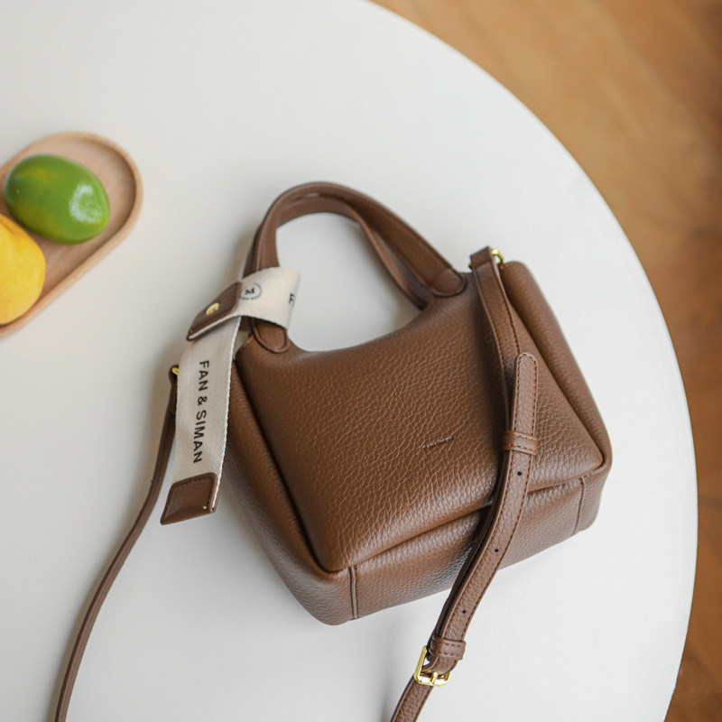 手提包包女2023新款时尚百搭单肩斜挎包菜篮子小众设计高级感女包,箱包皮具/热销女包/男包,水桶包,淘宝优惠券,粉丝福利购,淘宝优惠卷