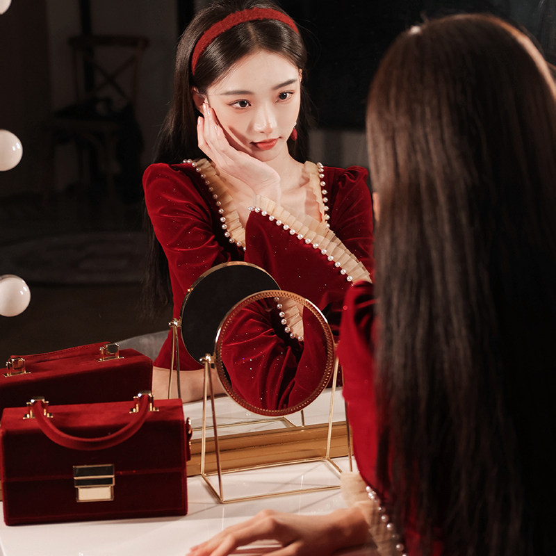 敬酒服新娘女冬在逃公主丝绒冬季红色订婚结婚礼服裙长袖2021新款