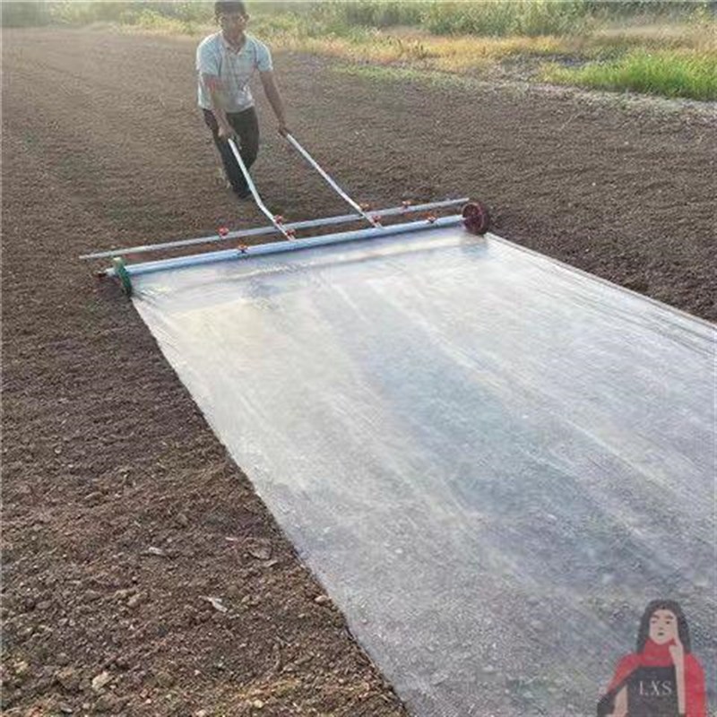 大蒜地膜机手推式洋葱蒜头盖膜器手拉压地膜扣膜器农用蛙池防水膜