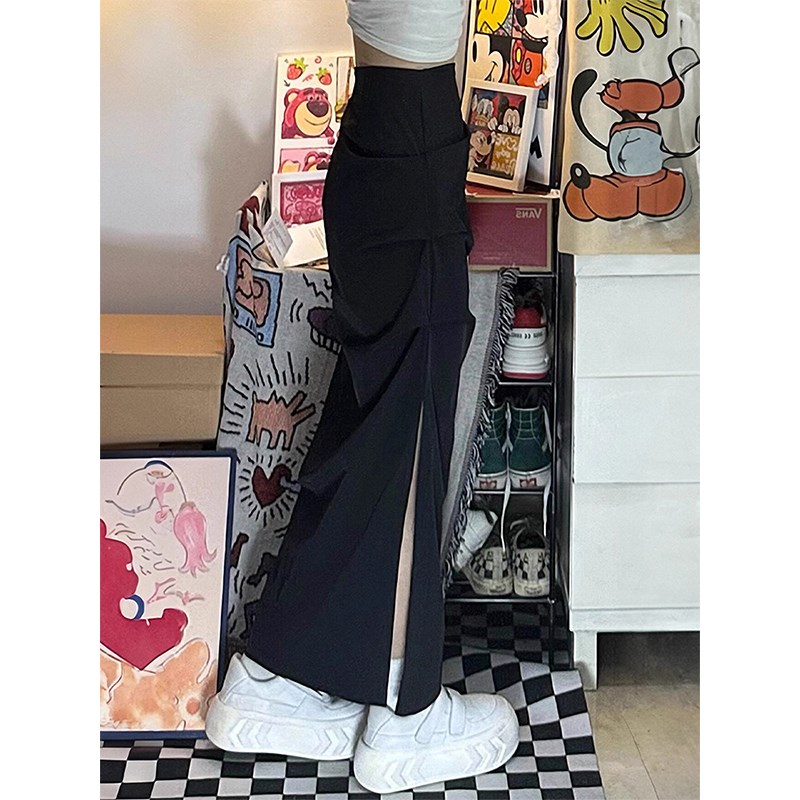 热销黑色开叉半身工装裙女秋季新款复古高腰遮胯显瘦褶皱包臀中长