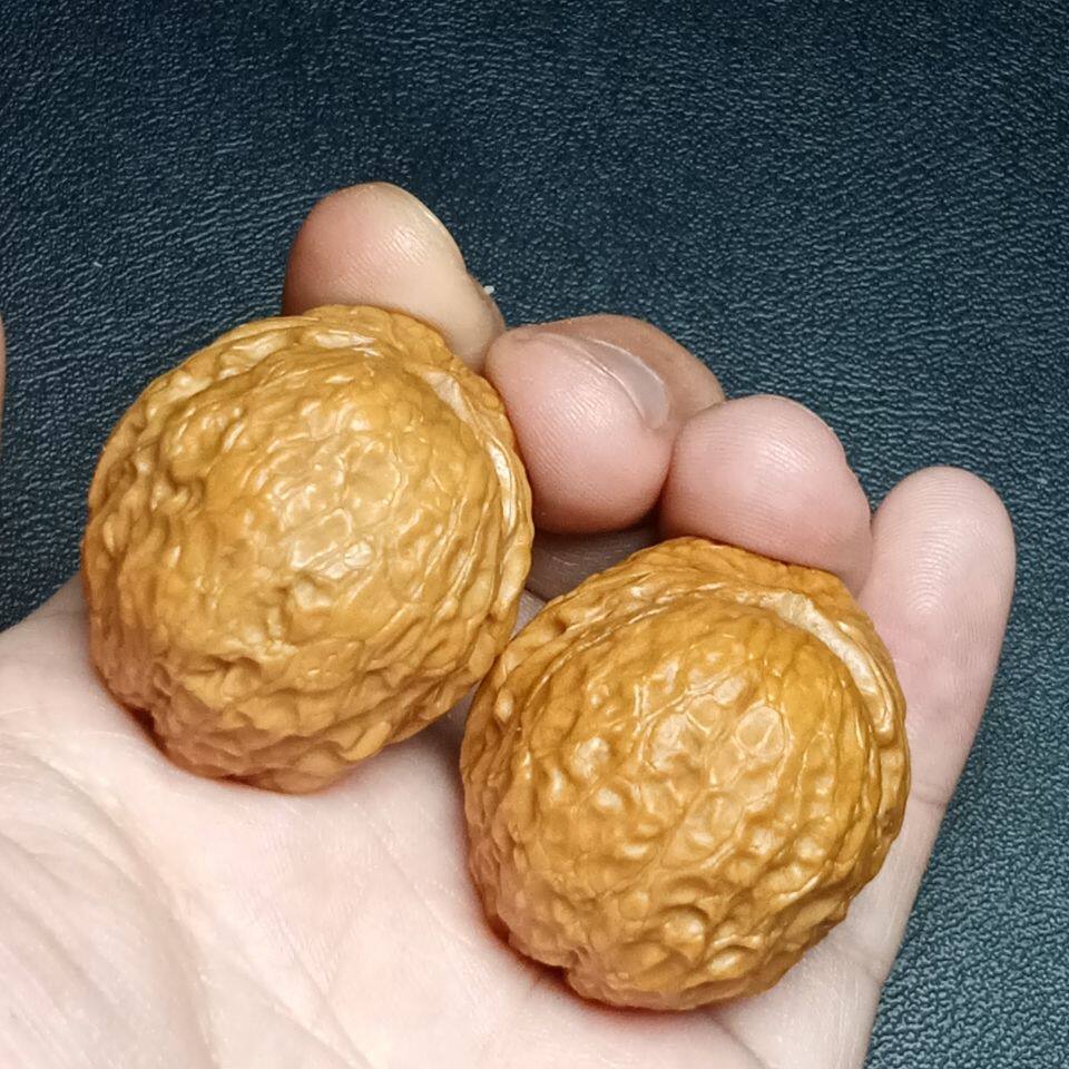 文玩把玩野外生峭壁元宝小蛤蟆头元宝水晶皮云南铁核桃盘玩手把件