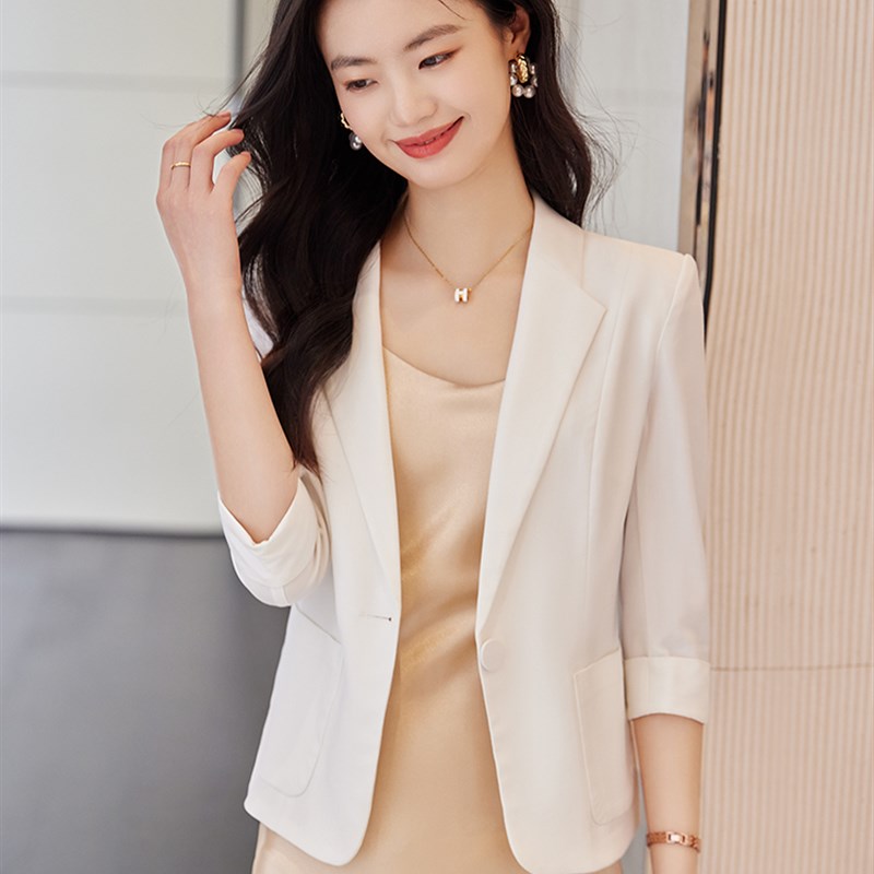 白色西装外套女夏季薄款2024新款小个子七分袖短款西服套装裙夏天