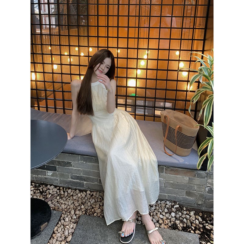 现货夏季法式挂脖连衣裙女设计感海边度假裙子气质新X款小个子仙