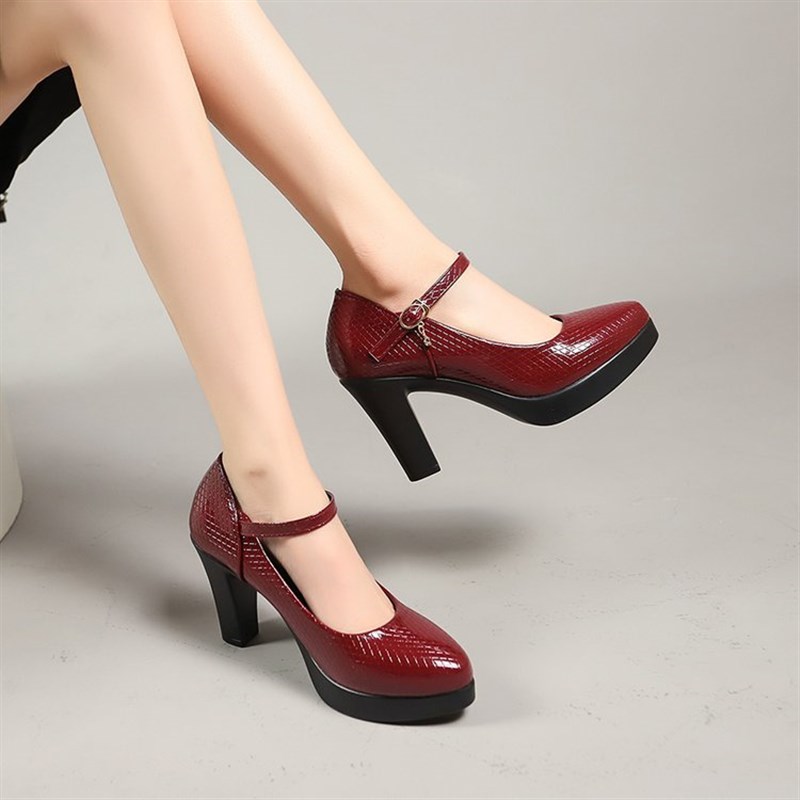 小清新粗跟高跟鞋女圆头中跟一字扣8cm漆皮百搭少女宴会工作鞋潮