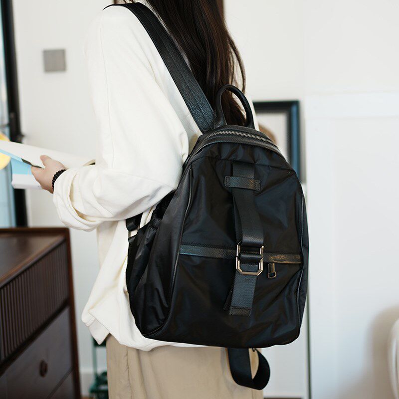 休闲大容量旅行背包女款包包双肩包设计感小众书包防水牛津布女包