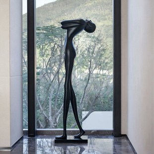 人物雕塑落地大型摆件售楼处酒店餐厅走廊迎宾人创意软装 饰品抽象