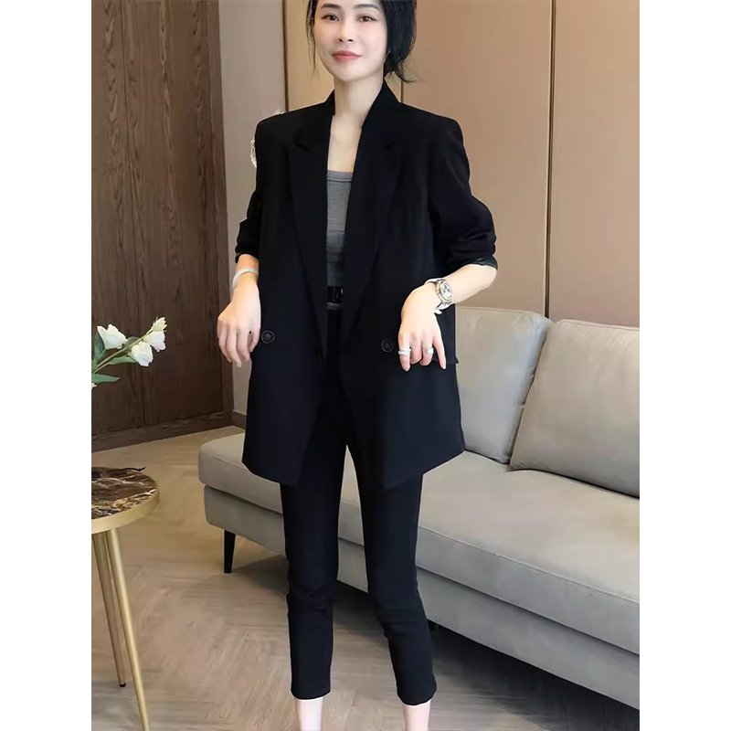 黑色垫肩西装外套女2024春秋季新款今年流行休闲高级感西服小个子