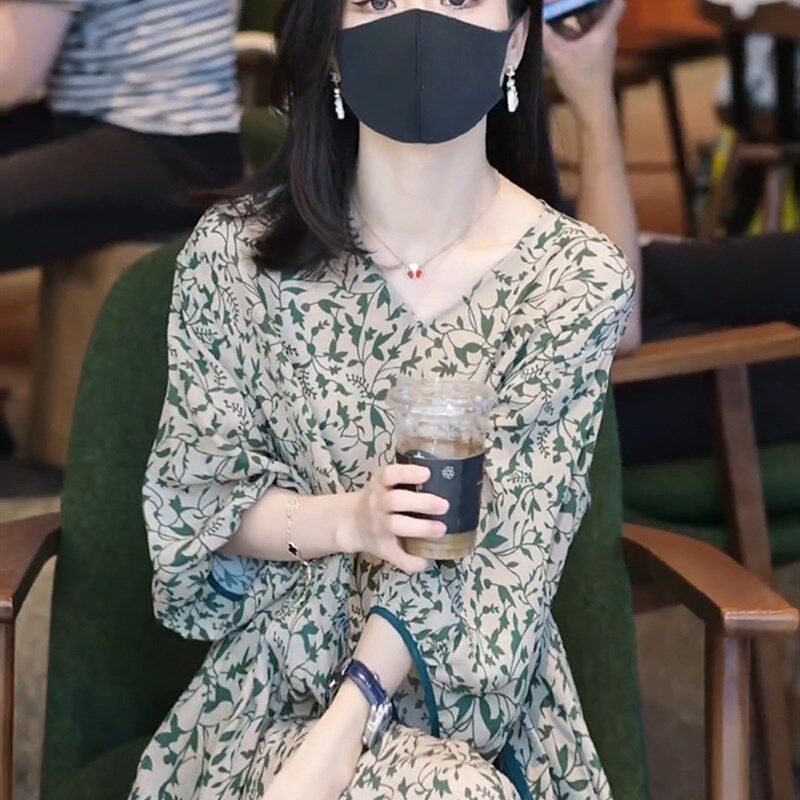 2024新款法j式收腰系带长裙子遮肚子显瘦绿色碎花连衣裙女夏