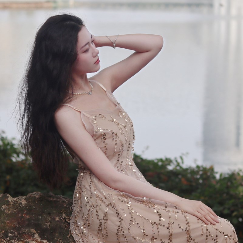 法式轻奢小众新娘晨袍订婚晚礼服女高级感露背敬酒服连衣裙杏色