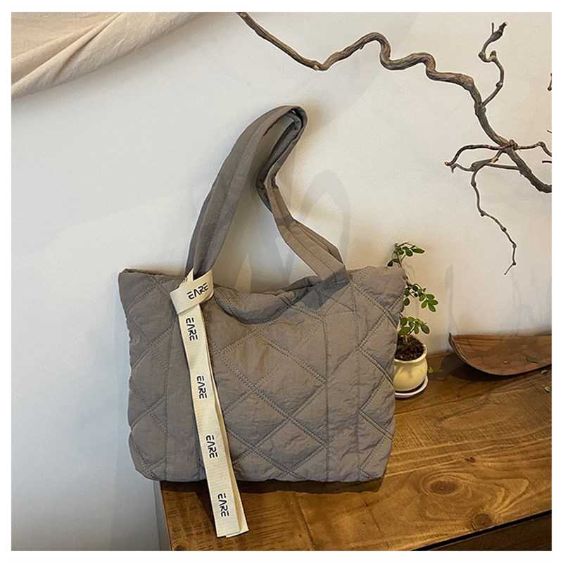 冬季新款棉麻包包简约设计色柔软菱格绣线棉服手提单W肩包女包
