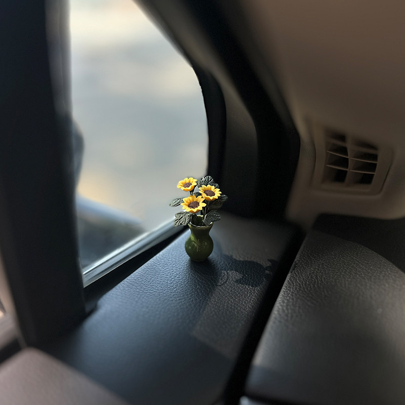 墨绿花瓶向日葵汽车摆件治愈系车载中控台手N办车内文艺复古装饰