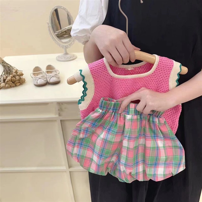 新品女童夏季套装202q4洋气时髦女宝宝粉色针织背心格纹花苞短裤