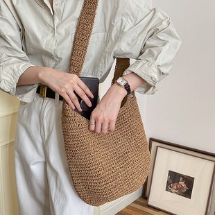 韩版简约斜挎草编包 新款百搭单肩草包编织包度假沙滩包纯色女包