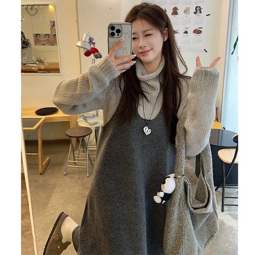 大码女装2025冬新款胖mm韩版堆堆领卷边毛衣+针织吊带连衣裙套装