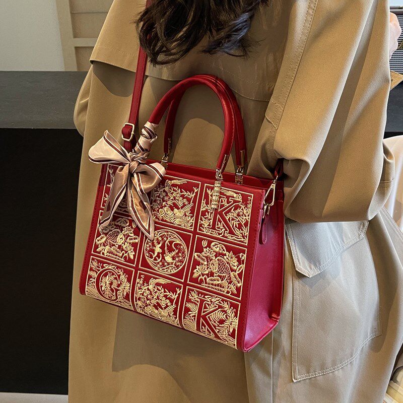 新中式国风刺绣红色包包女包大容量结婚包斜挎妈妈婆婆婚礼手提包