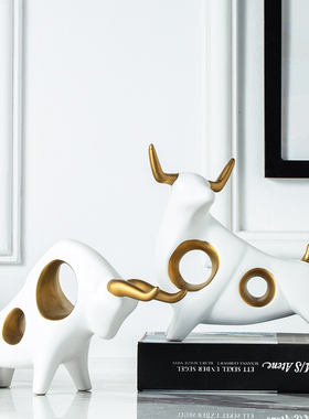 牛家居装饰品北欧轻奢现代简约玄关客厅红酒柜酒架电视柜陶瓷摆件