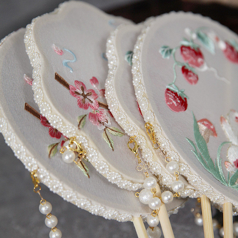 长款圆形团扇女风复古 朵珠流苏八瓣刺绣花风铃花珍跳舞蹈宫扇子